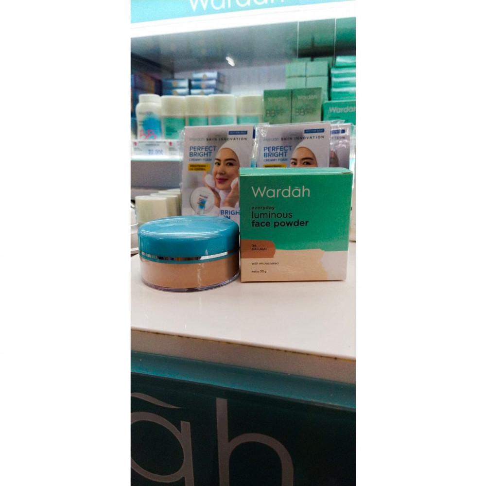 WARDAH EVERYDAY LUMINOUS FACE PWD 04 NAT 30 GR